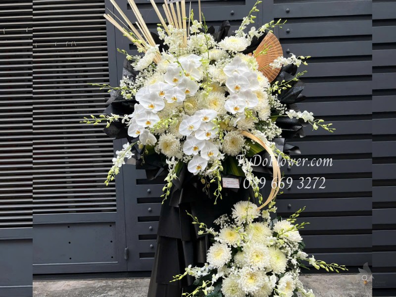 KCB0425351 KỆ HOA TANG LỄ VÒNG HOA CHIA BUỒN Kính Viếng Thiết kế 02 tầng Hoa Lan Hồ Điệp, Hoa Cúc, Lan Trắng