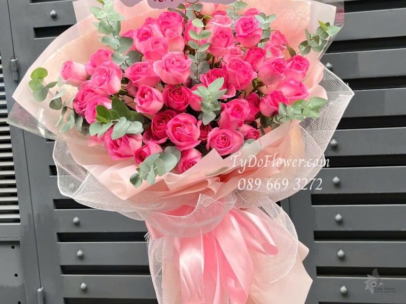 B0525372 BÓ HOA CHÚC MỪNG Thiết kế Hoa Hồng Sen