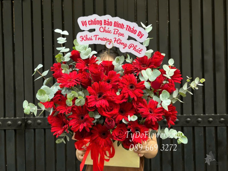 G0525382 GIỎ HOA CHÚC MỪNG KHAI TRƯƠNG HỒNG PHÁT Thiết kế Hoa Hồng Đỏ, Đồng Tiền Đỏ