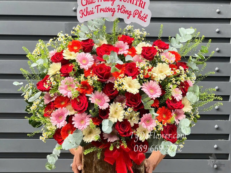 G0525385 GIỎ HOA CHÚC MỪNG KHAI TRƯƠNG HỒNG PHÁT Thiết kế Hoa Hồng Đỏ, Đồng Tiền Đỏ Hồng