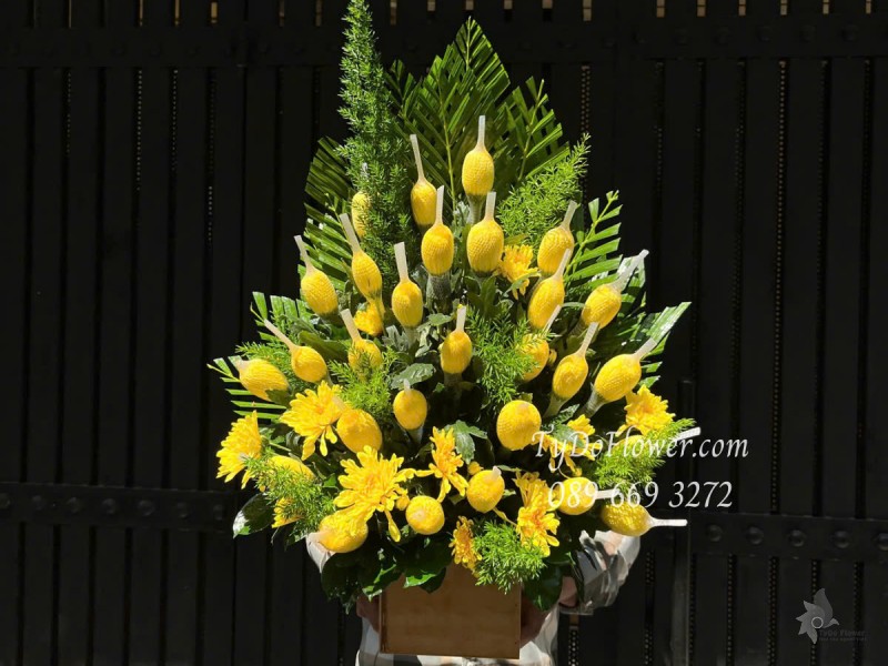 G0525396 GIỎ HOA CÚC VÀNG Hoa đặt bàn thờ cúng tổ tiên, hoa dâng lễ