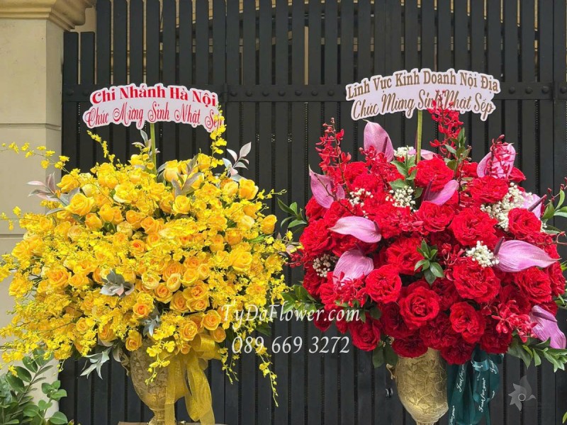 BI0625445 MỘT CẶP BÌNH HOA CHÚC MỪNG SINH NHẬT SẾP CAO CẤP