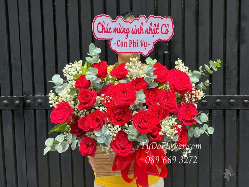 G0625462 GIỎ HOA CHÚC MỪNG SINH NHẬT Thiết kế Hoa Hồng Đỏ Ohara Red Roses