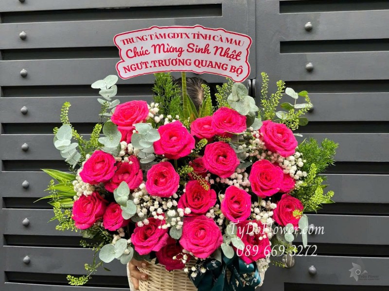 G0625470 GIỎ HOA CHÚC MỪNG SINH NHẬT Thiết kế Hoa Hồng Pink Floyd