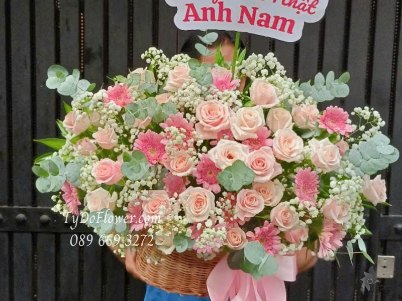 G0625472 GIỎ HOA CHÚC MỪNG SINH NHẬT Thiết kế Hoa Hồng Kem, Đồng Tiền Hồng