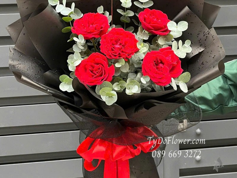 B0625498 BÓ HOA CHÚC MỪNG SINH NHẬT Thiết kế Hoa Hồng Đỏ Red Ohara Roses