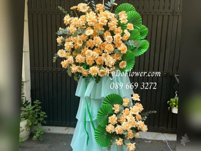 KCM0725510 KỆ HOA CHÚC MỪNG KỶ NIỆM THÀNH LẬP Thiết kế hoa hồng cam