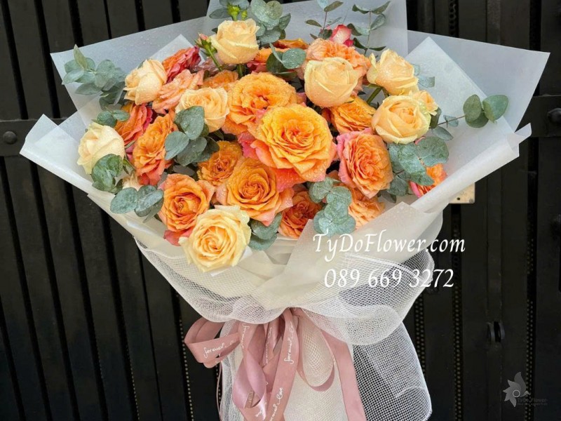 B0725163 BÓ HOA CHÚC MỪNG Thiết kế Hoa Hồng Cam
