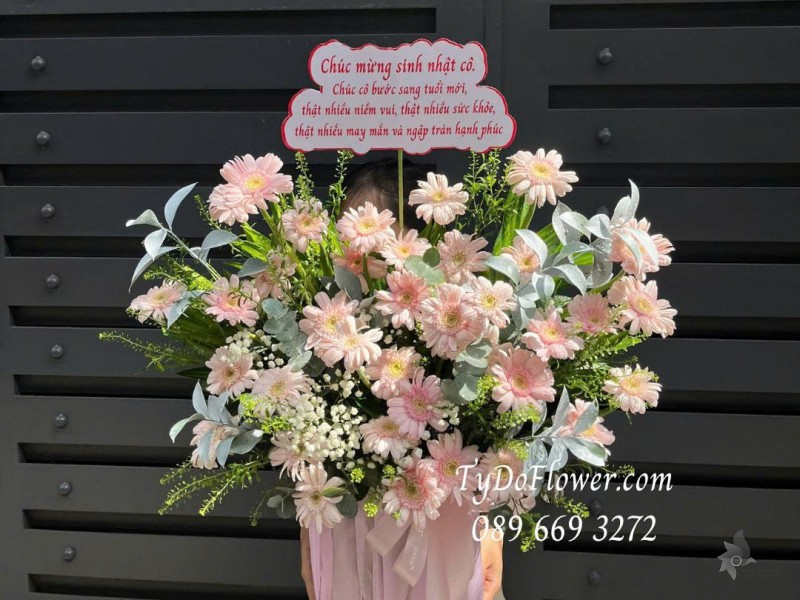 G0725532 GIỎ HOA CHÚC MỪNG SINH NHẬT Thiết kế Đồng Tiền Mini Hồng