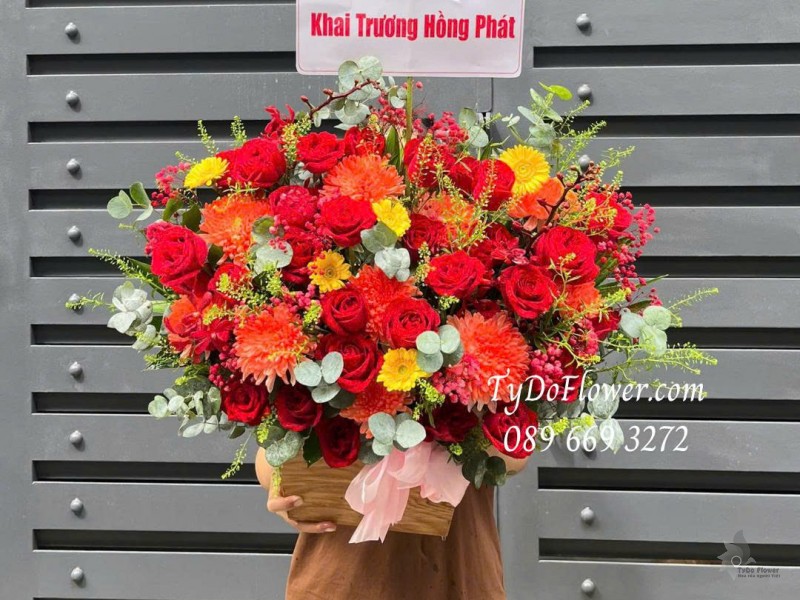 G0725534 GIỎ HOA CHÚC MỪNG KHAI TRƯƠNG HỒNG PHÁT Thiết kế gam màu đỏ cam