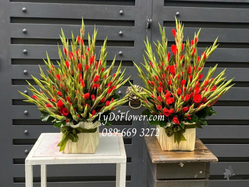 G0725546 MỘT CẶP HOA HUỆ ĐỎ HOA LAY DƠN LAY ƠN Trang trí bàn thờ cúng