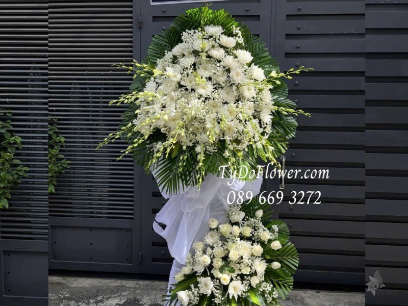 KCB0725551 KỆ HOA TANG LỄ VÒNG HOA CHIA BUỒN Kính Viếng thiết kế 02 tầng hoa cúc trắng, hoa lan trắng, hoa hồng trắng