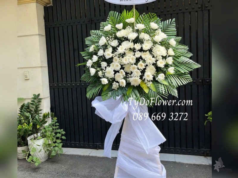 KCB0725553 KỆ HOA TANG LỄ VÒNG HOA CHIA BUỒN Kính Viếng thiết kế 01 tầng hoa cúc trắng