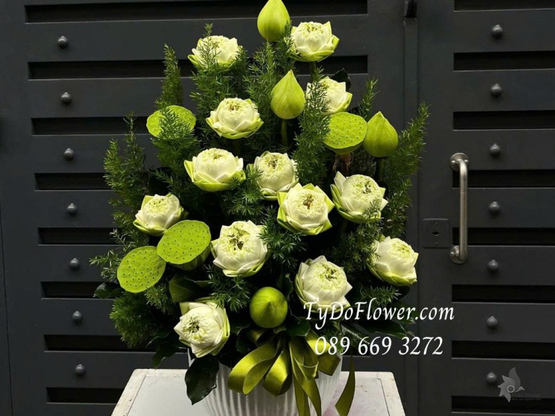 BI0725556 BÌNH HOA SEN TRẮNG