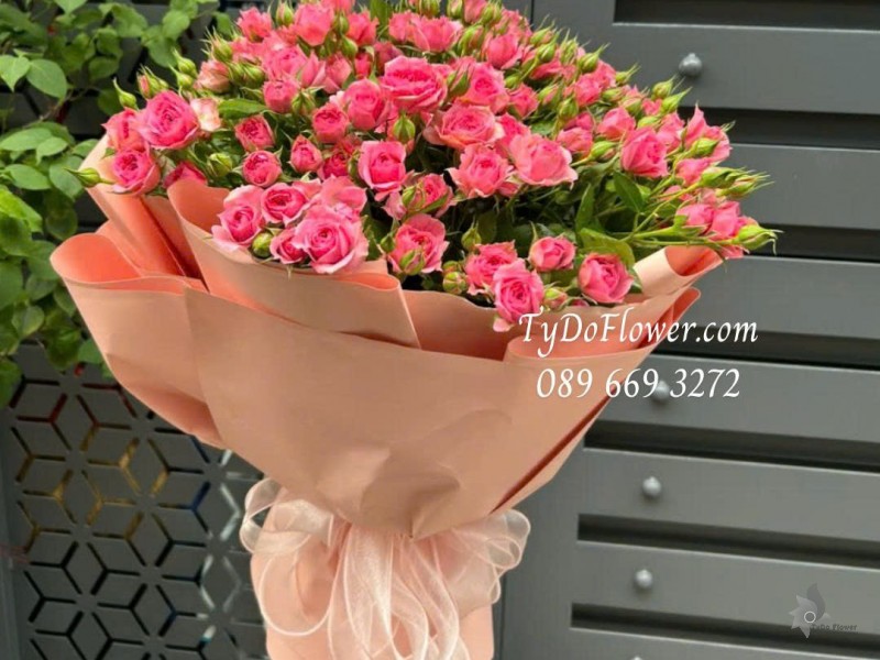 B0825590 BÓ HOA CHÚC MỪNG Thiết kế Hoa Hồng Tỷ Muội