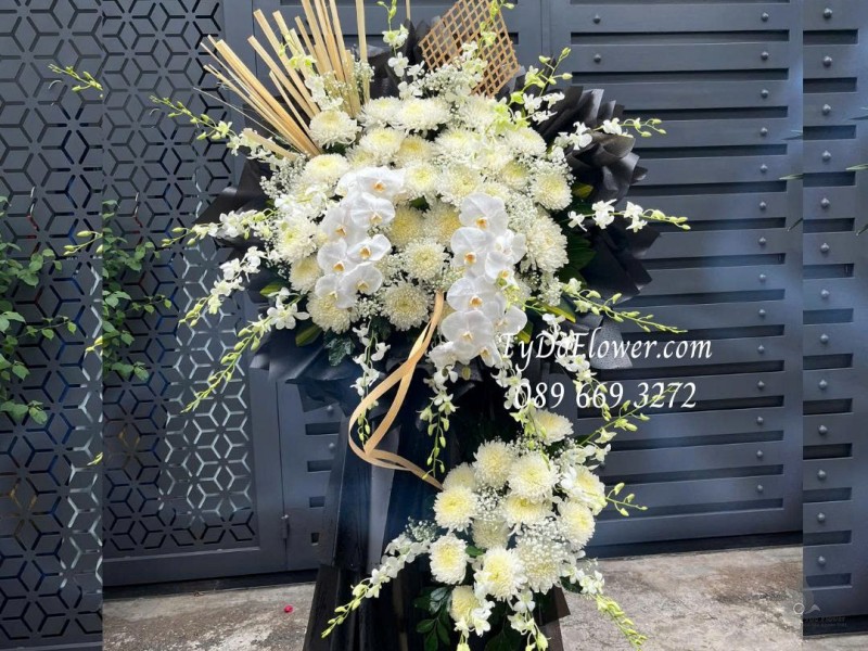 KCB0825606 KỆ HOA TANG LỄ VÒNG HOA CHIA BUỒN Hoa Kính Viếng Thiết kế 02 tầng, hoa cúc, lan thái, lan hồ điệp