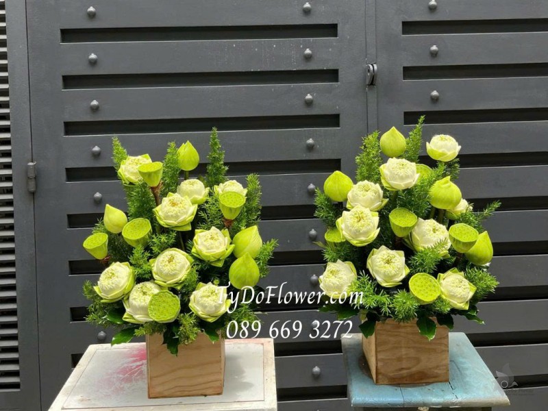 G0825626 MỘT CẶP HOA SEN TRẮNG trang trí bàn thờ gia tiên, thần tài thổ địa