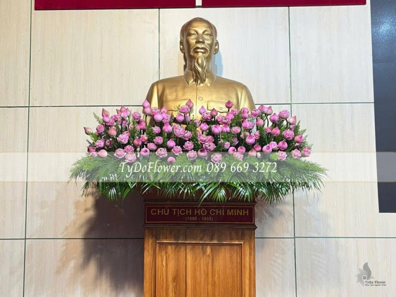 L0825638 HOA SEN HỒNG TRANG TRÍ BỤC BÁC HỒ