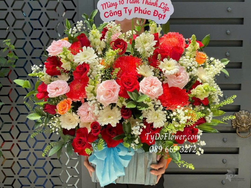 G0925701 GIỎ HOA CHÚC MỪNG KỶ NIỆM THÀNH LẬP Thiết kế hoa hồng đỏ Ecuador, Pink Ohara, cucs mẫu đơn, mõm sói, đồng tiền mini