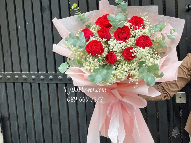 B0925711 BÓ HOA TÌNH YÊU Thiết kế hoa hồng đỏ Red Ohara, Baby trắng