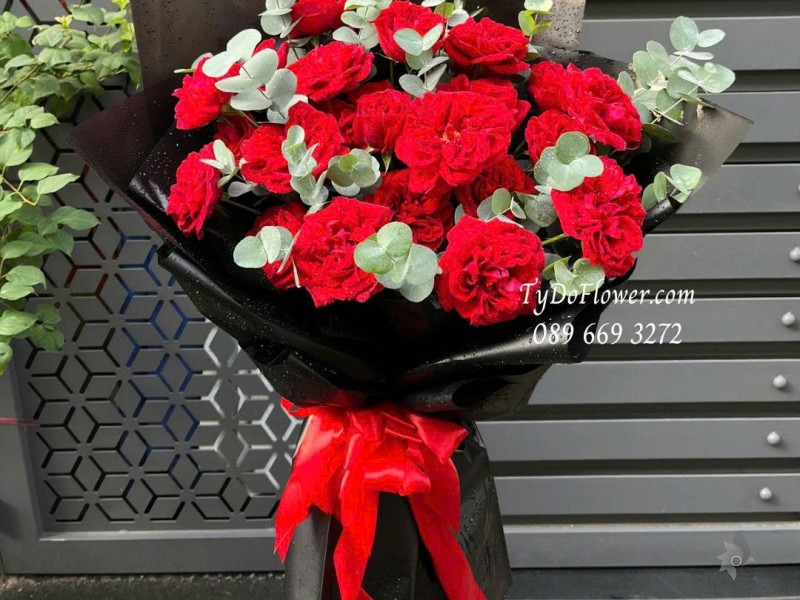 B0925716 BÓ HOA CHÚC MỪNG Thiết kế hoa hồng đỏ Red Ohara