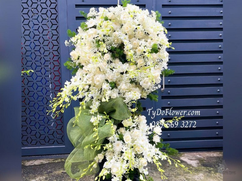 KCB0925732 KỆ HOA TANG LỄ VÒNG HOA CHIA BUỒN Hoa Kính Viếng Thiết kế 02 tầng, hoa lan, hồng, cúc, baby