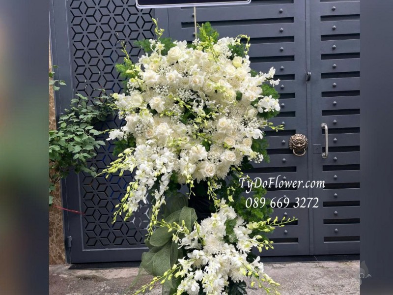 KCB0925747 KỆ HOA TANG LỄ VÒNG HOA CHIA BUỒN Hoa Kính Viếng Thiết kế 02 tầng, hoa lan, hồng, cúc, baby