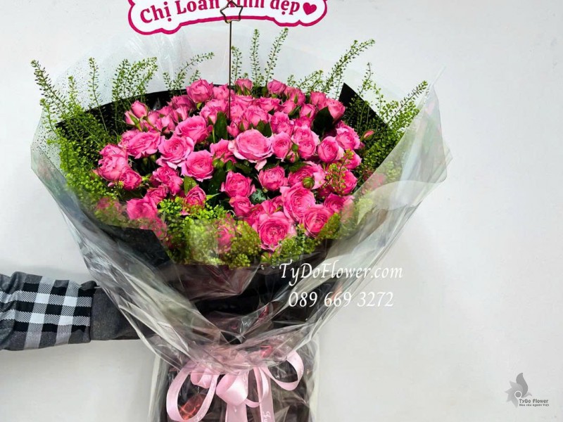 B1025778 BÓ HOA MỪNG SINH NHẬT Thiết kế hoa hồng Sofia