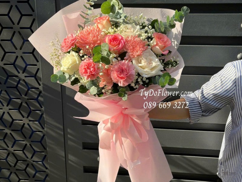B1025804 BÓ HOA CHÚC MỪNG Thiết kế gam màu Pastel hồng nhạt