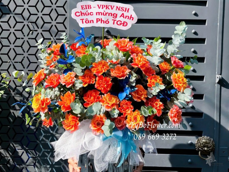 G1025831 GIỎ HOA CHÚC MỪNG GIÁM ĐỐC Thiết kế hoa hồng cam Spirit