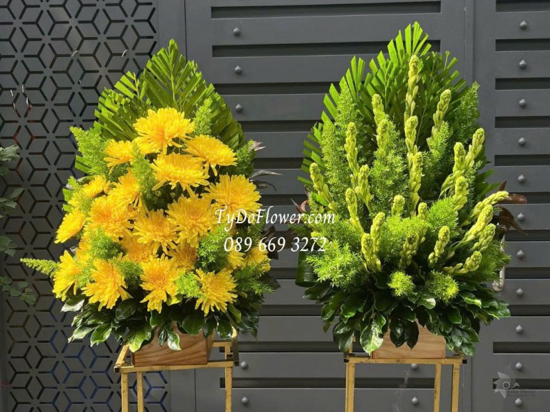 G1025852 MỘT CẶP GIỎ HOA CÚC VÀNG VÀ HUỆ TRẮNG Hoa Dâng Lễ, để bàn thờ cúng giỗ