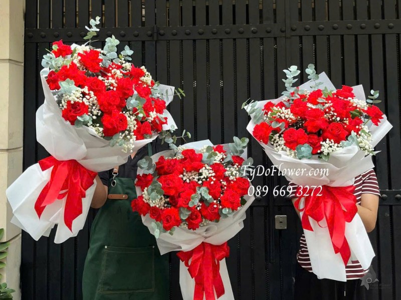 B1025866 ĐẶT TỪ 03 BÓ HOA HỒNG ĐỎ PHÁP