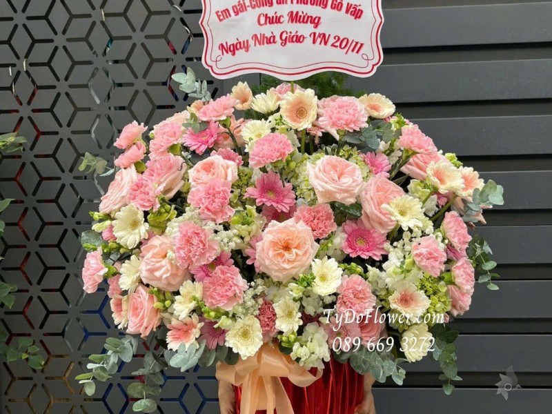 G1125886 GIỎ HOA CHÚC MỪNG NGÀY NHÀ GIÁO VN 20-11 Thiết kế hoa hồng Pink Ohara, đồng tiền mini, mõm sói, cẩm tú cầu