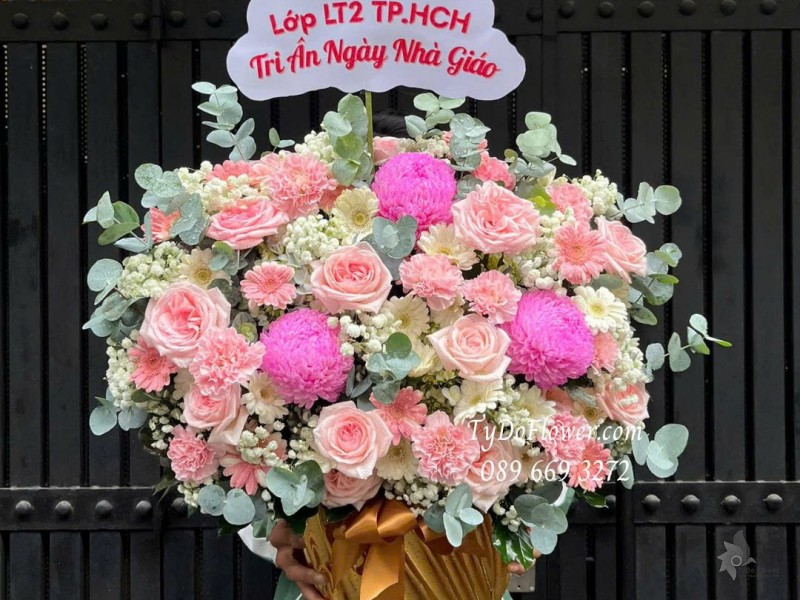 G1125904 GIỎ HOA TRI ÂN NGÀY NHÀ GIÁO Thiết kế Hoa Hồng Pink Ohara Rose, Cúc Mẫu Đơn hồng, Đồng Tiền Mini trắng