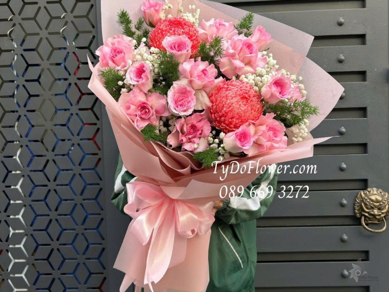 B0126047 Bó Hoa Chúc Mừng Thiết kế Hoa Hồng Lạc Thần, Cúc Mẫu Đơn