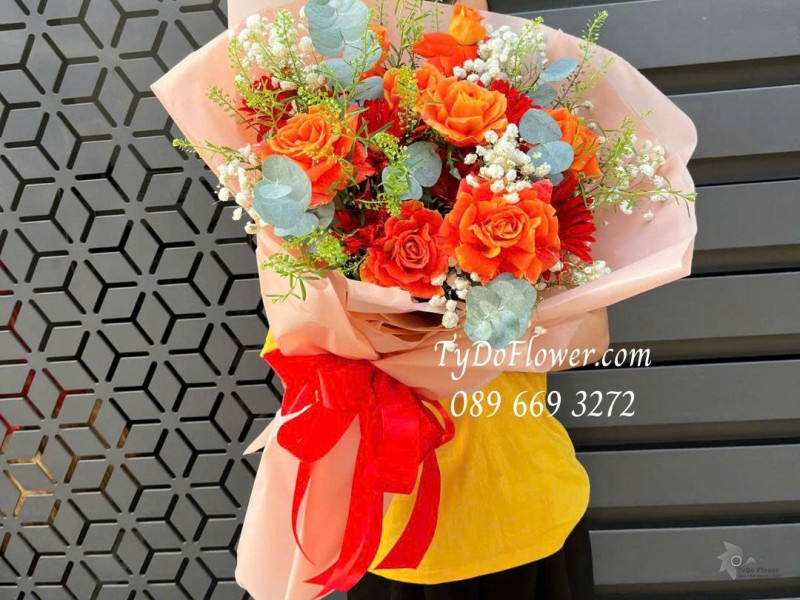 B0226085 BÓ HOA CHÚC MỪNG Thiết kế Hoa Hồng Cam Party
