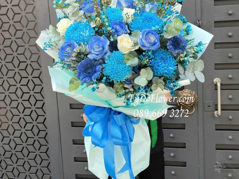 B0226091 BÓ HOA MÀU XANH DƯƠNG Thiết kế hoa hồng, cúc, đồng tiền mini