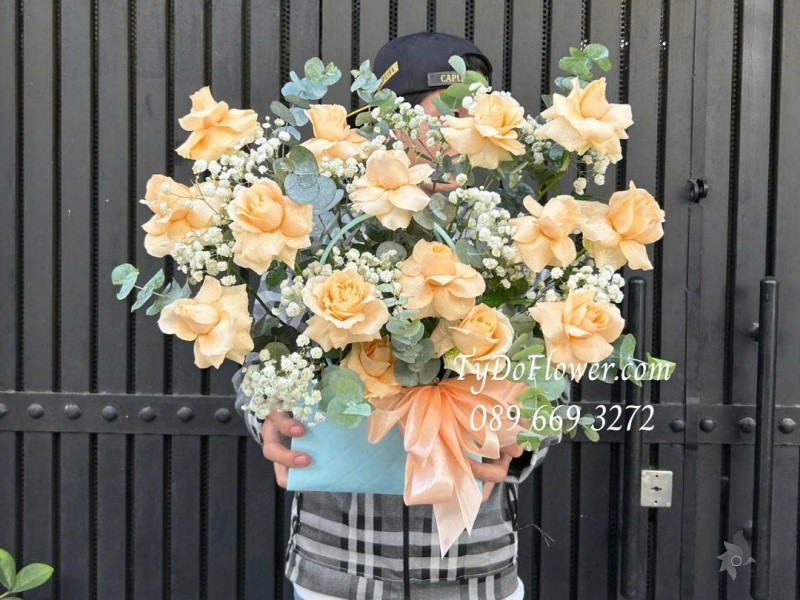 G0226164 GIỎ HOA CAM TRỨNG Thiết kế gấp cánh hoa nghệ thuật
