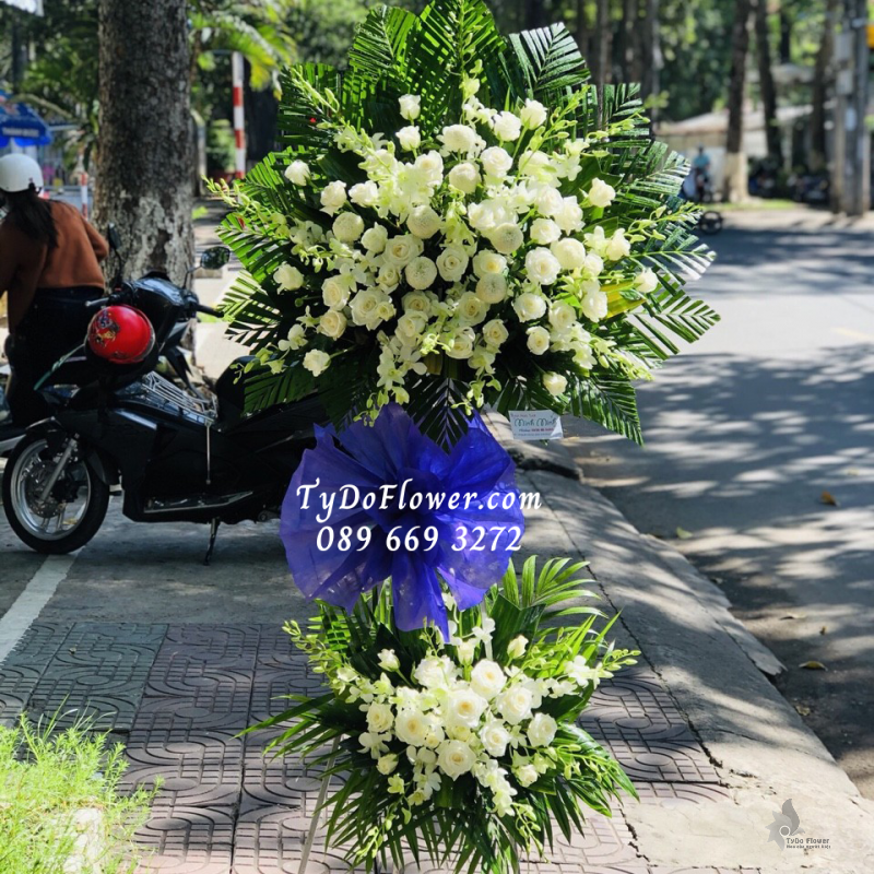 KỆ HOA CHIA BUỒN KCB1021