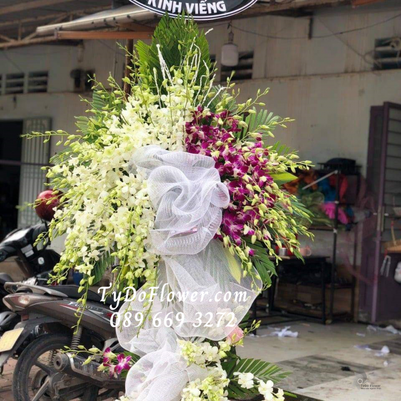 KỆ HOA CHIA BUỒN KCB1023