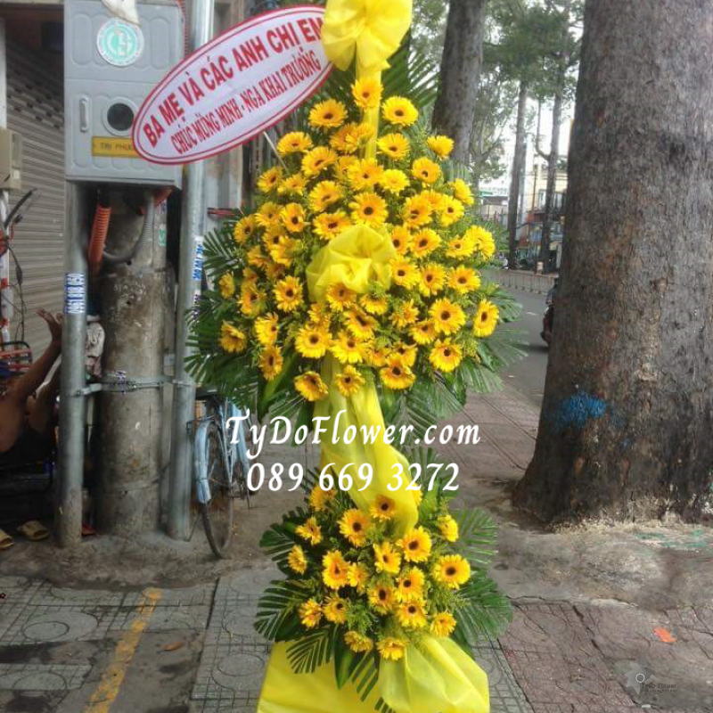 KỆ HOA CHÚC MỪNG KCM1018