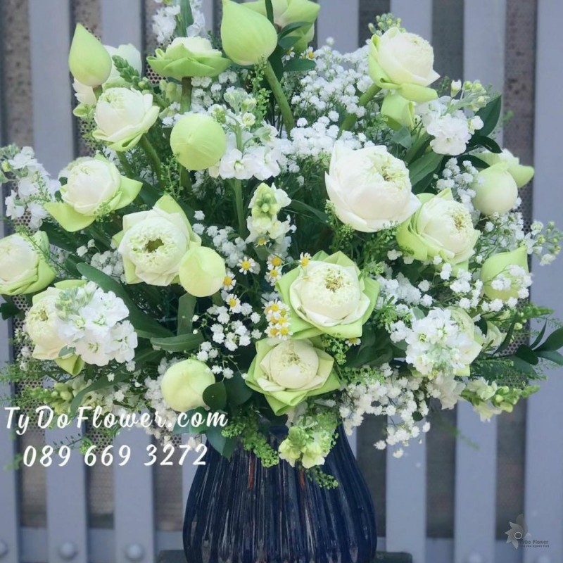 BÌNH HOA CHÚC MỪNG BI082203 Bình Hoa Sen Trắng