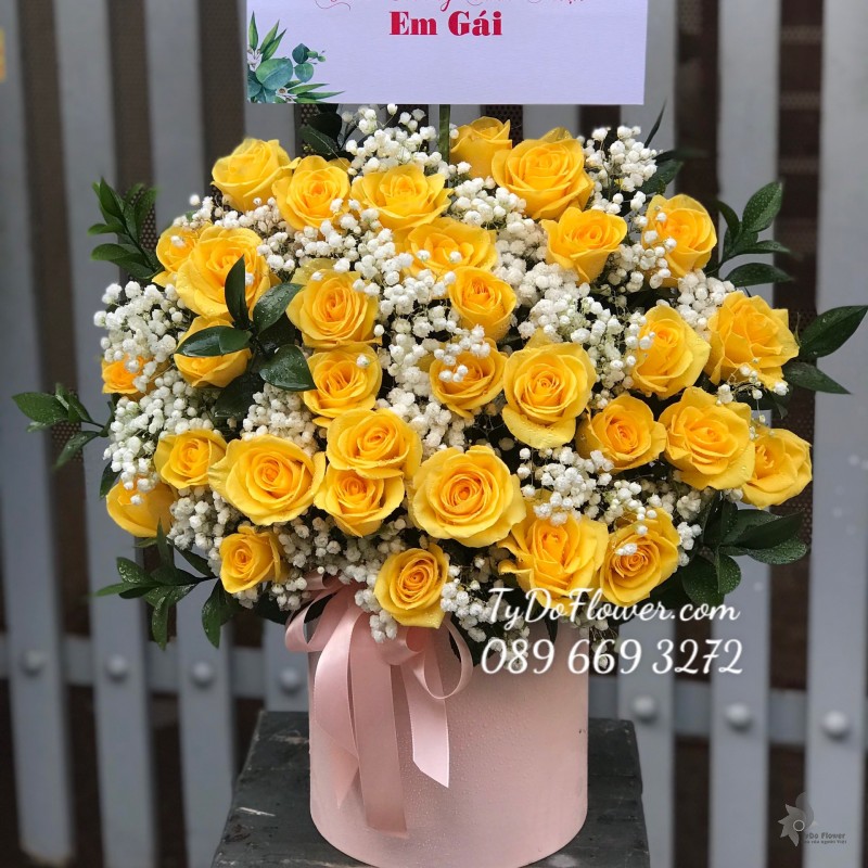 G122241 GIỎ HOA HỒNG VÀNG HOA CHÚC MỪNG