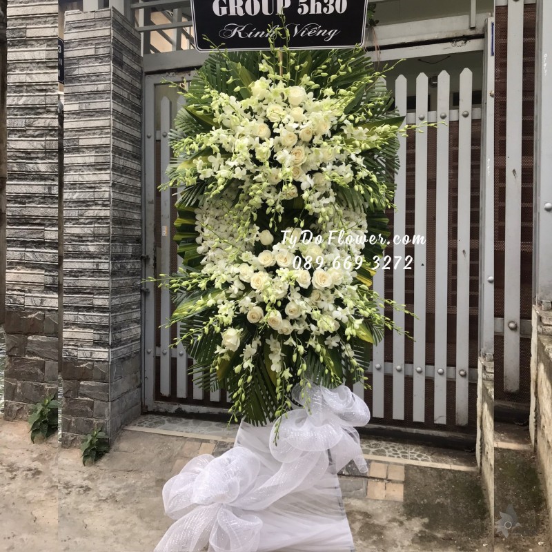 KCB122279 KỆ HOA TANG HOA VIẾNG