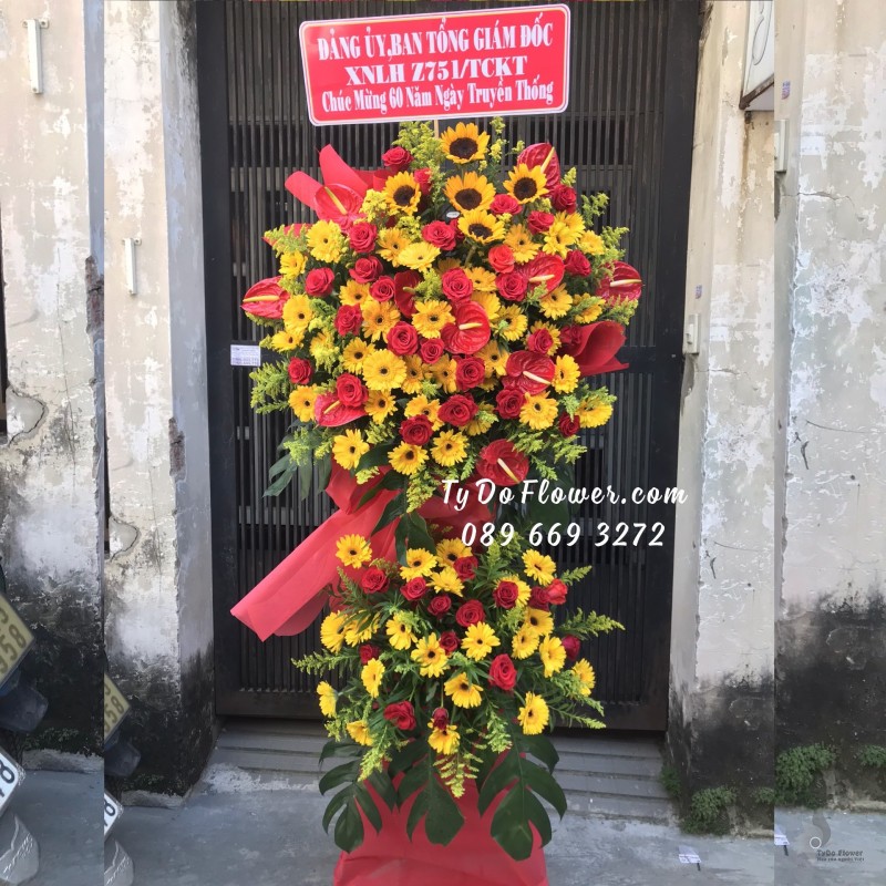 KCM1222144 KỆ HOA CHÚC MỪNG