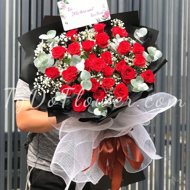 B1222149 BÓ HOA HỒNG ĐỎ BÓ HOA CHÚC MỪNG