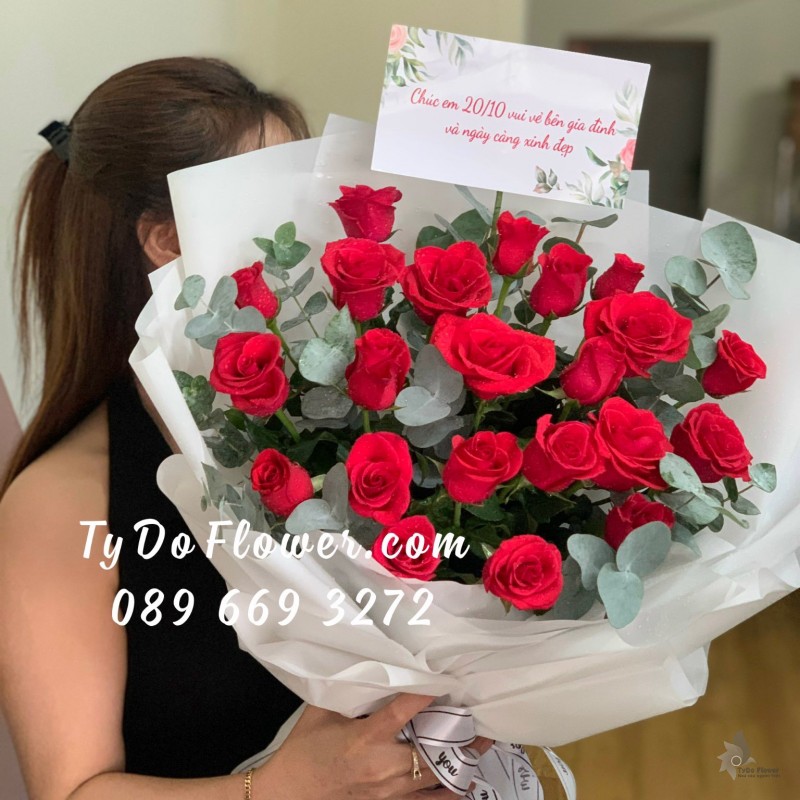 B1222168 BÓ HOA HỒNG ĐỎ HOA CHÚC MỪNG