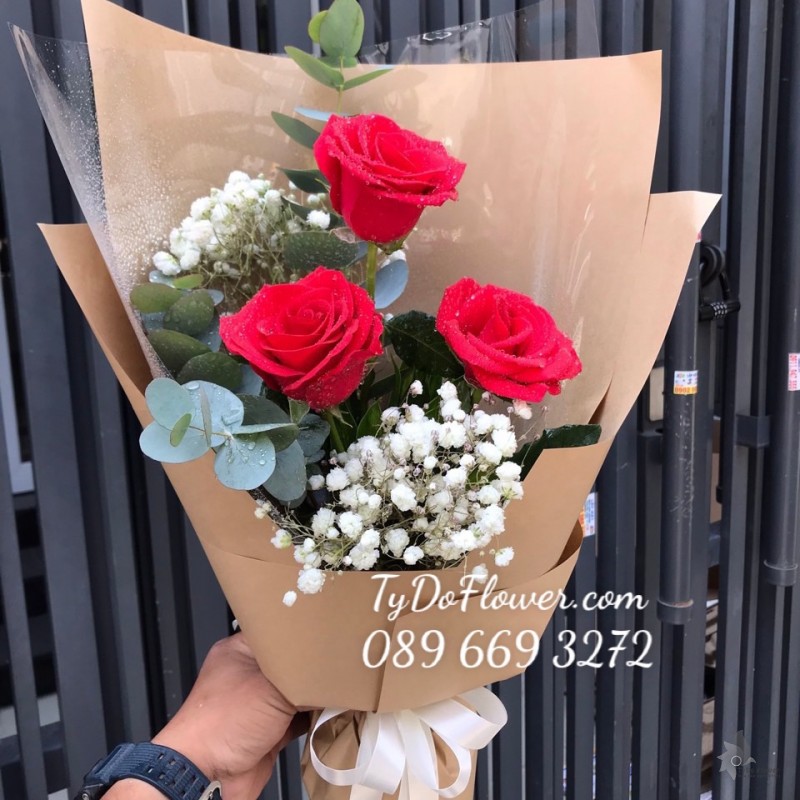 B1222169 BÓ HOA HỒNG ĐỎ HOA CHÚC MỪNG