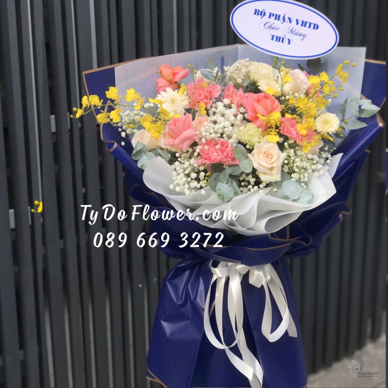 B0123216 BÓ HOA CHÚC MỪNG