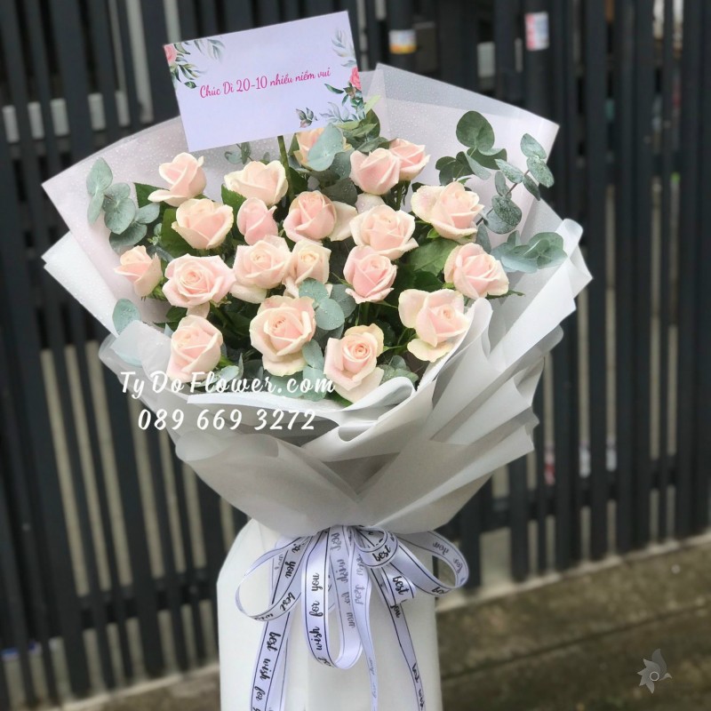 B0123220 BÓ HOA HỒNG KEM HOA CHÚC MỪNG